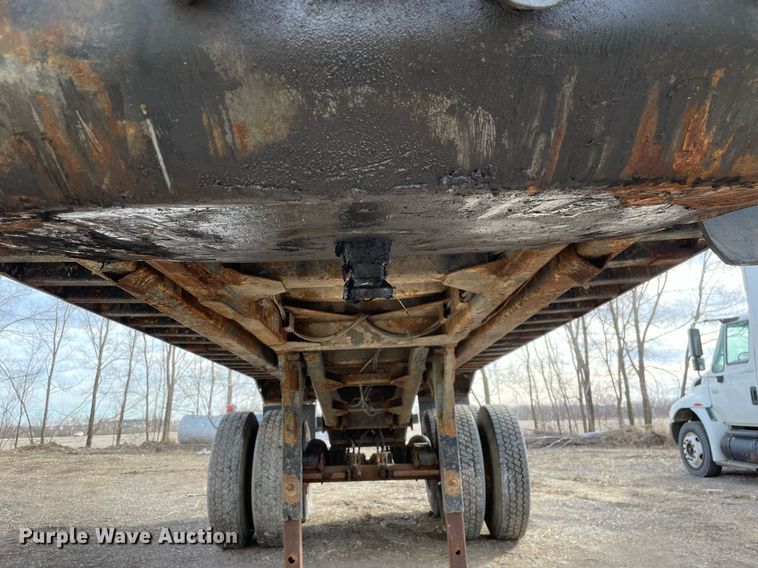 image for item MB9020 1987 Hilbilt  end dump trailer