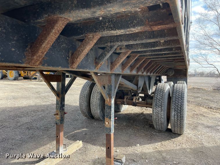 image for item MB9020 1987 Hilbilt  end dump trailer