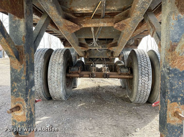 image for item MB9020 1987 Hilbilt  end dump trailer