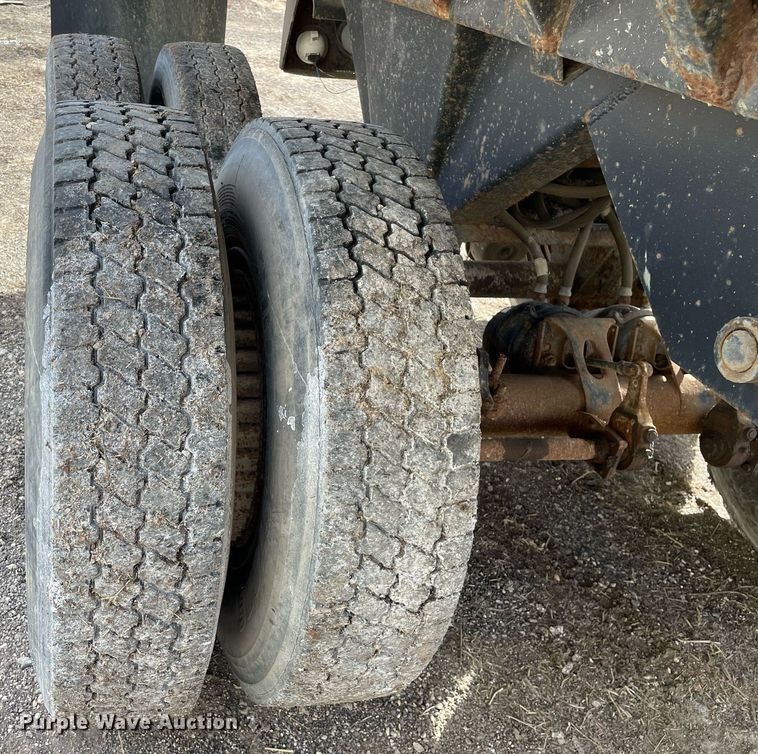 image for item MB9020 1987 Hilbilt  end dump trailer