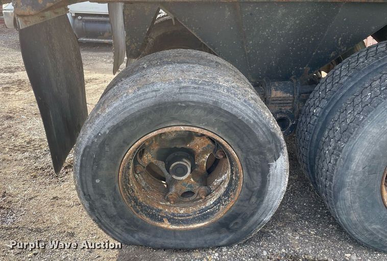 image for item MB9020 1987 Hilbilt  end dump trailer