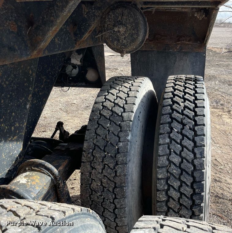 image for item MB9020 1987 Hilbilt  end dump trailer