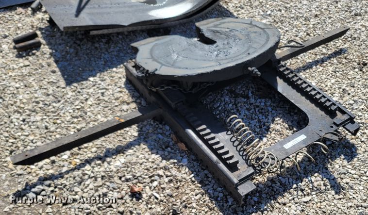 image for item MB9865 Fifth wheel hitch assembly