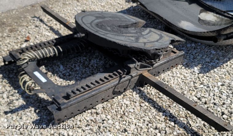 image for item MB9865 Fifth wheel hitch assembly