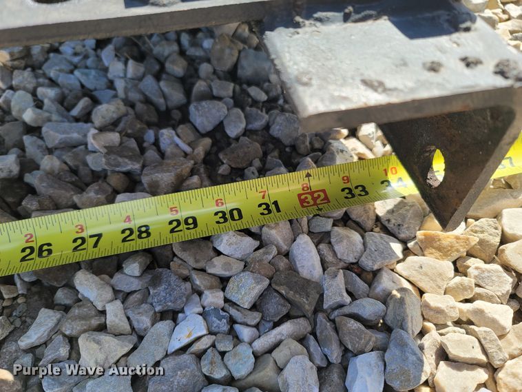 image for item MB9865 Fifth wheel hitch assembly