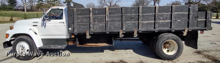 image for item MD9444 1998 Ford F700  dump flatbed truck