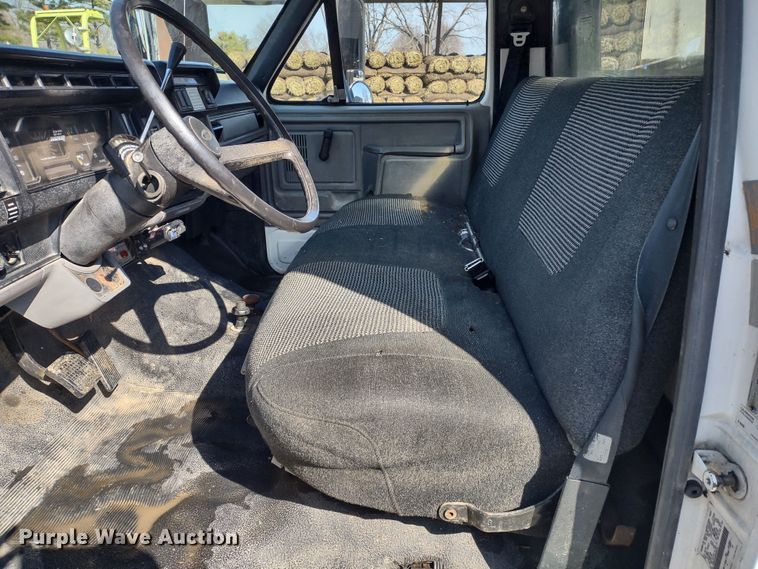 image for item MD9444 1998 Ford F700  dump flatbed truck