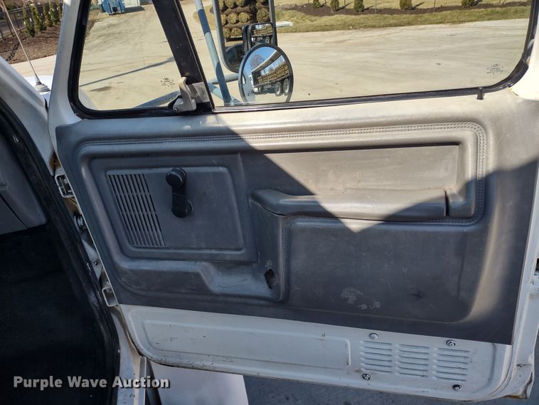 image for item MD9444 1998 Ford F700  dump flatbed truck