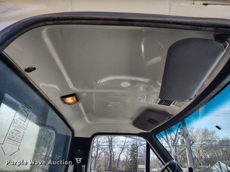 image for item MD9444 1998 Ford F700  dump flatbed truck