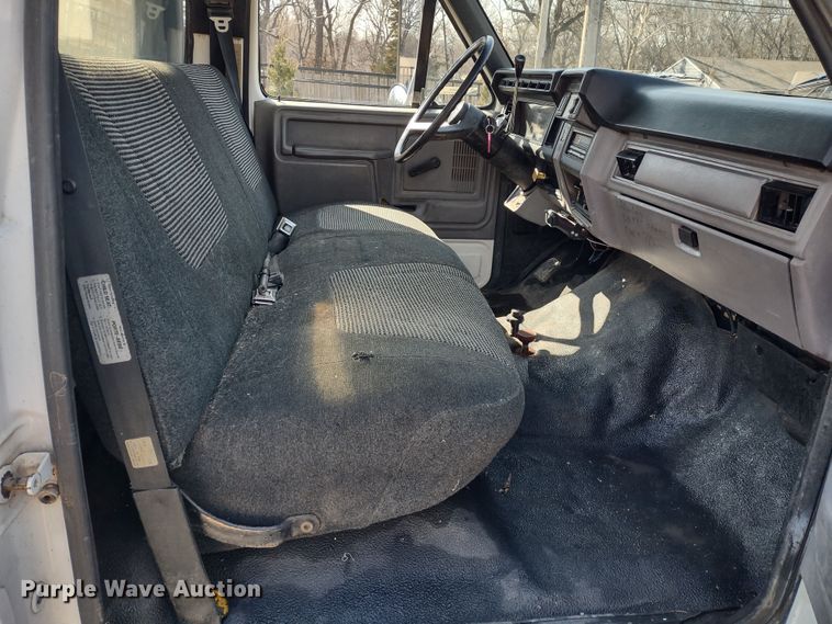 image for item MD9444 1998 Ford F700  dump flatbed truck