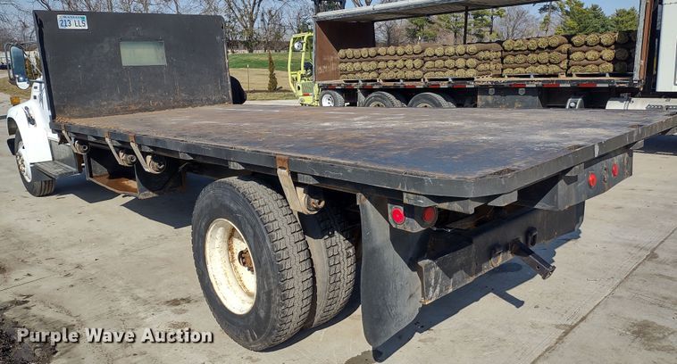 image for item MD9444 1998 Ford F700  dump flatbed truck