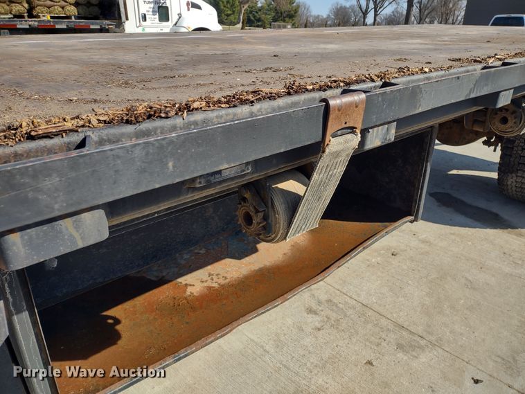 image for item MD9444 1998 Ford F700  dump flatbed truck