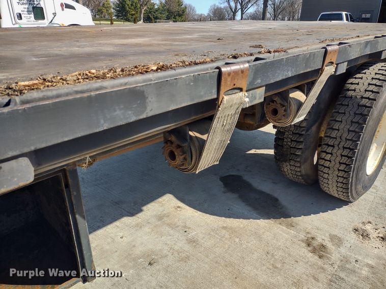 image for item MD9444 1998 Ford F700  dump flatbed truck