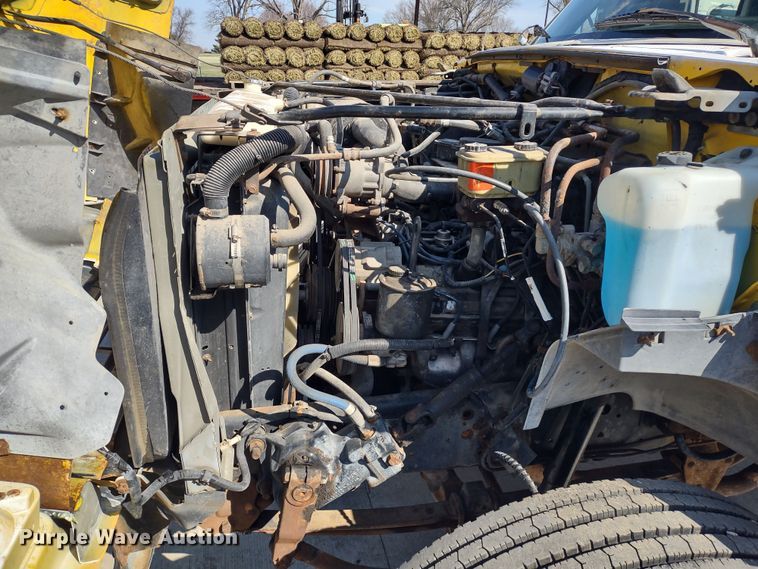 image for item MD9444 1998 Ford F700  dump flatbed truck