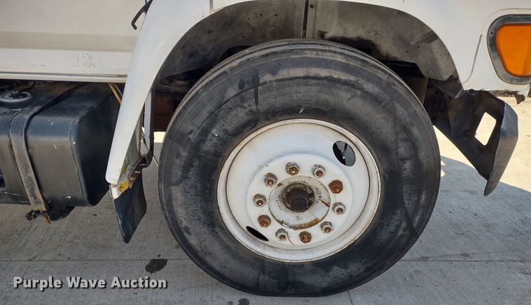 image for item MD9444 1998 Ford F700  dump flatbed truck