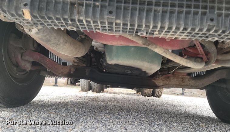 image for item ME9052 2012 Volvo VN  semi truck