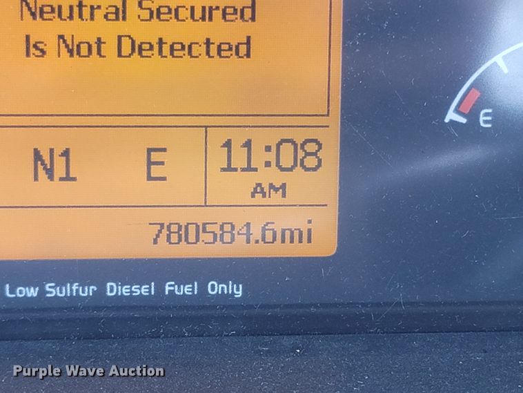 image for item ME9052 2012 Volvo VN  semi truck