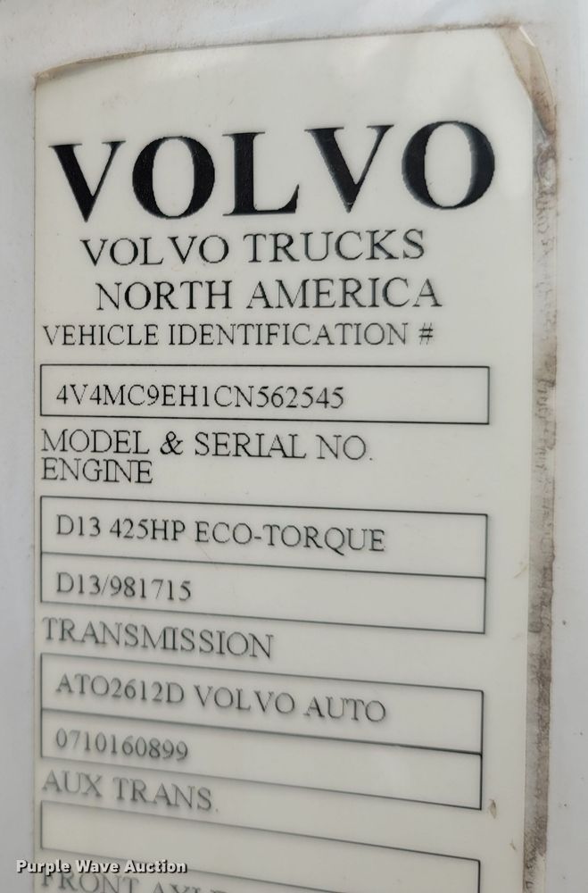 image for item ME9052 2012 Volvo VN  semi truck