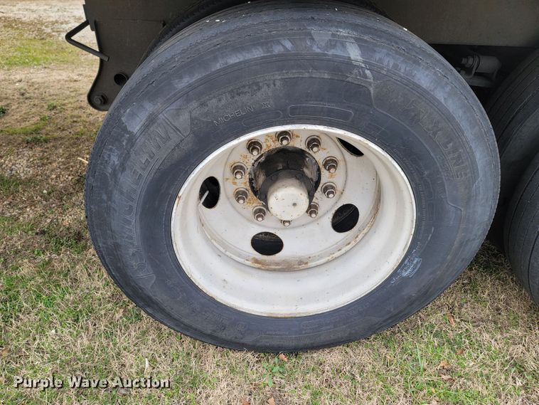 image for item ME9054 2001 Great Dane 7411-TPSA  dry van trailer