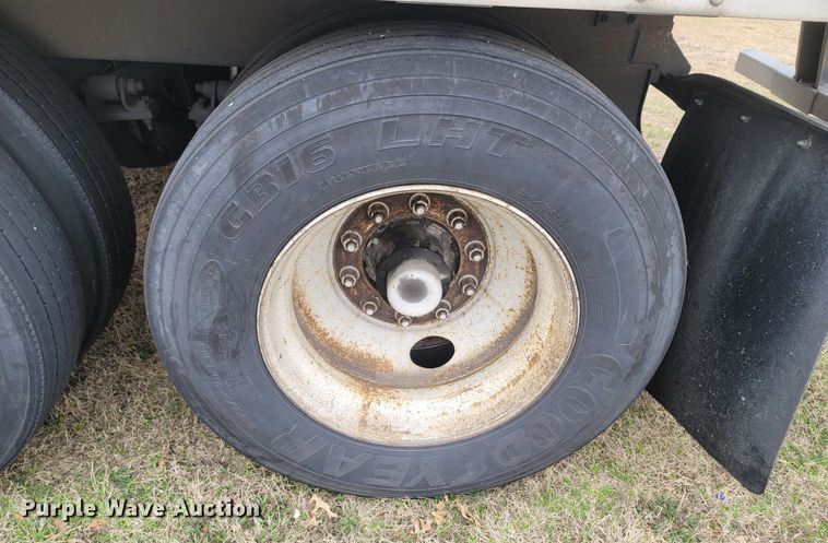 image for item ME9054 2001 Great Dane 7411-TPSA  dry van trailer