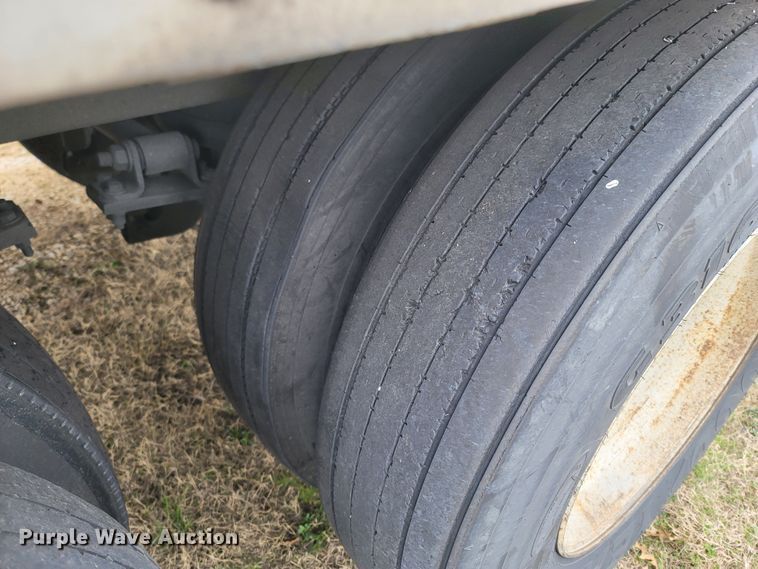 image for item ME9054 2001 Great Dane 7411-TPSA  dry van trailer