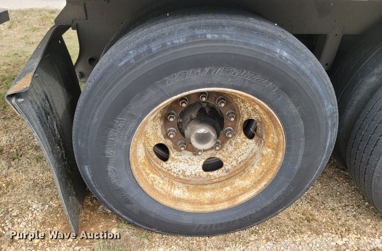 image for item ME9054 2001 Great Dane 7411-TPSA  dry van trailer