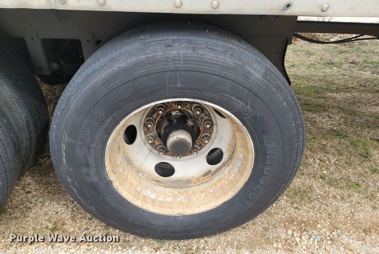 image for item ME9054 2001 Great Dane 7411-TPSA  dry van trailer