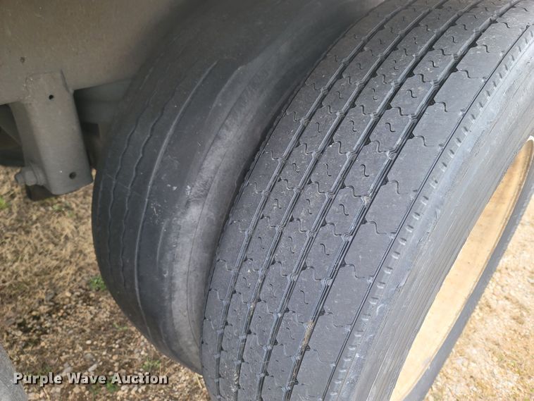 image for item ME9054 2001 Great Dane 7411-TPSA  dry van trailer