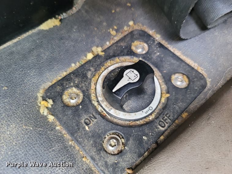 image for item ME9056 2011 Freightliner Cascadia  semi truck