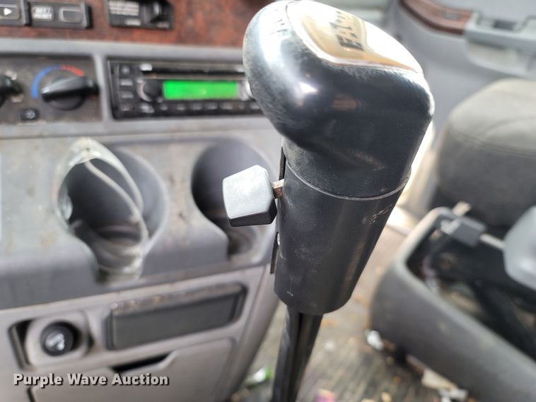 image for item ME9058 2010 Freightliner Century Class S/T  semi truck