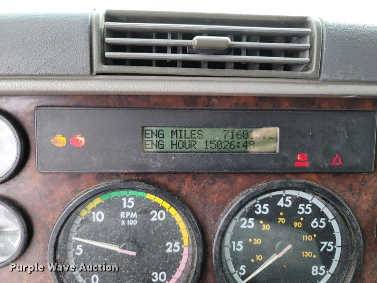 image for item ME9058 2010 Freightliner Century Class S/T  semi truck