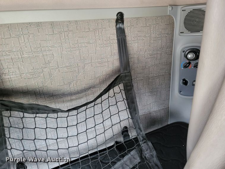 image for item ME9058 2010 Freightliner Century Class S/T  semi truck