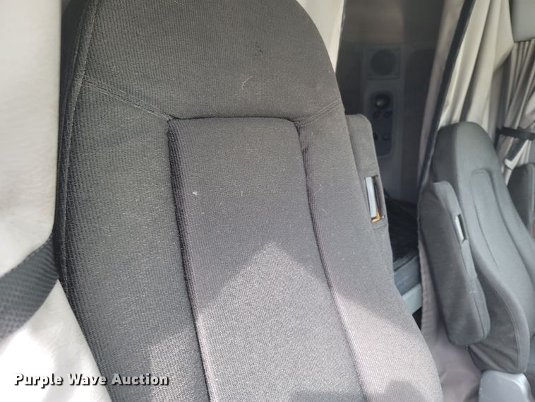 image for item ME9058 2010 Freightliner Century Class S/T  semi truck