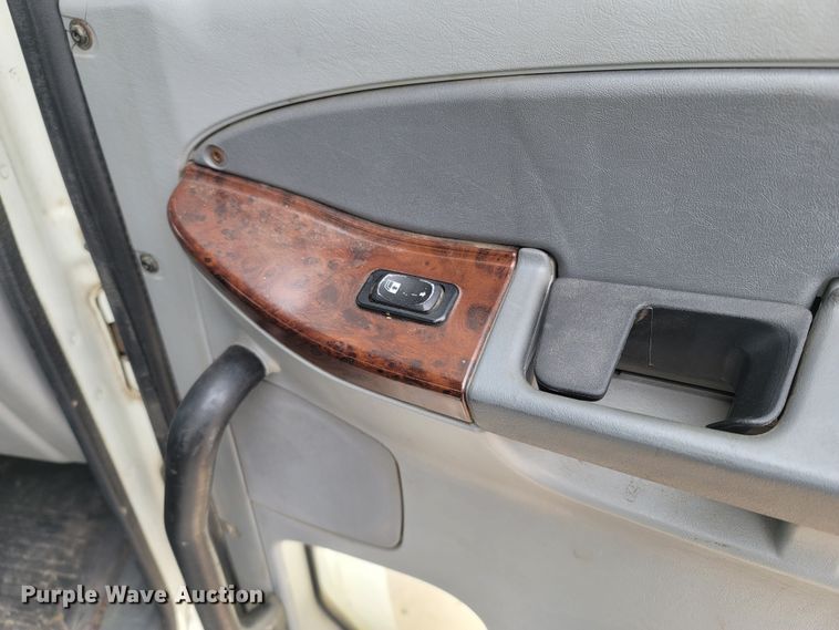 image for item ME9058 2010 Freightliner Century Class S/T  semi truck