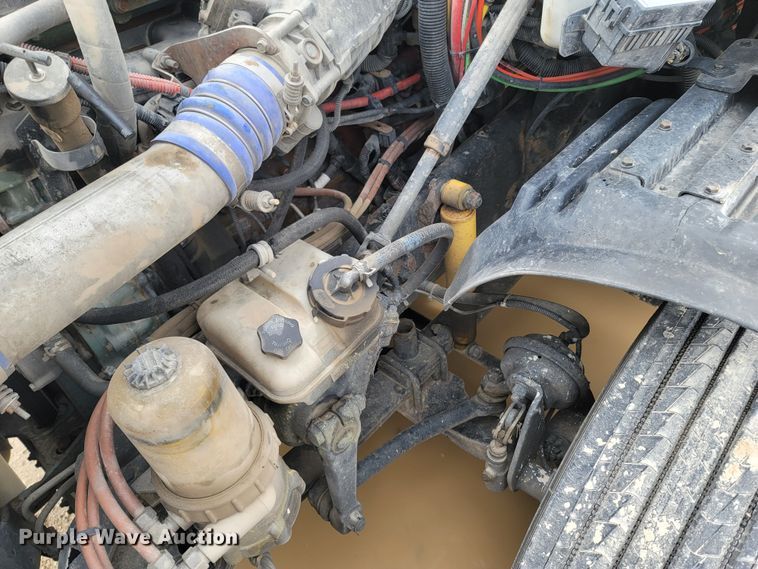 image for item ME9058 2010 Freightliner Century Class S/T  semi truck