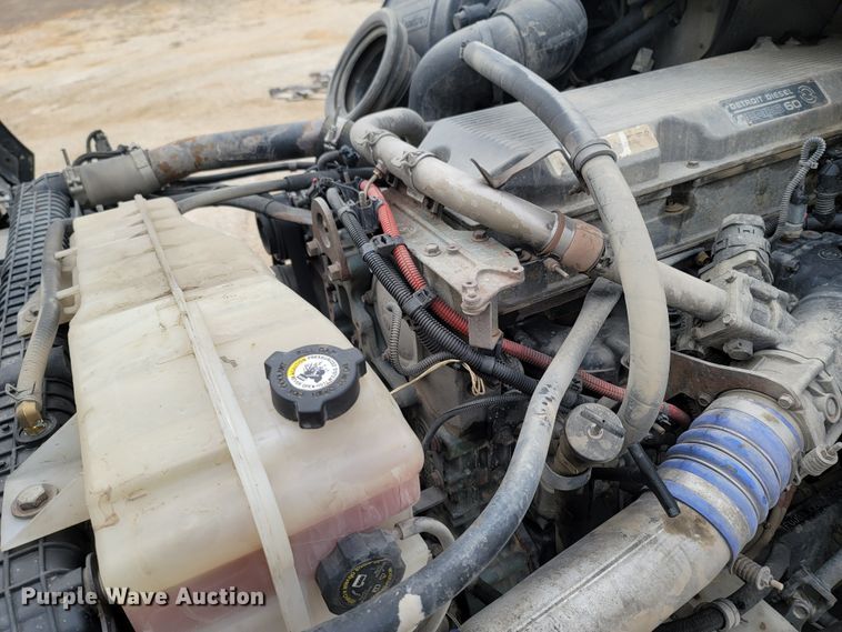 image for item ME9058 2010 Freightliner Century Class S/T  semi truck