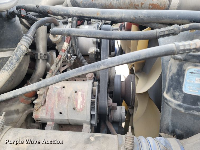 image for item ME9058 2010 Freightliner Century Class S/T  semi truck