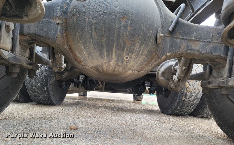 image for item ME9058 2010 Freightliner Century Class S/T  semi truck