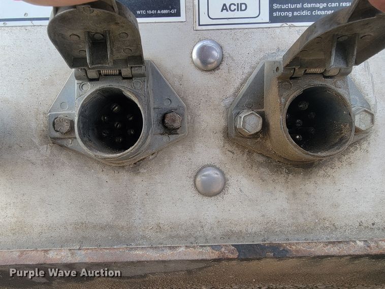 image for item ME9600 2011 Wilson DWBT-650B  live bottom trailer