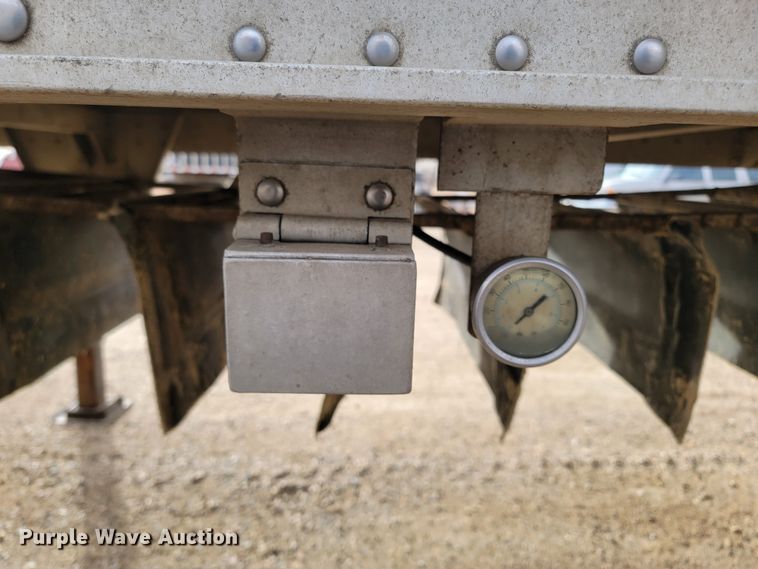 image for item ME9600 2011 Wilson DWBT-650B  live bottom trailer