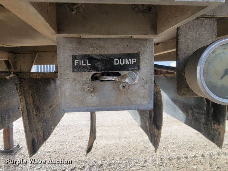 image for item ME9600 2011 Wilson DWBT-650B  live bottom trailer