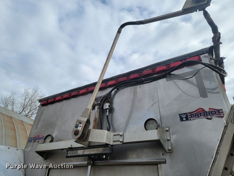 image for item ME9600 2011 Wilson DWBT-650B  live bottom trailer