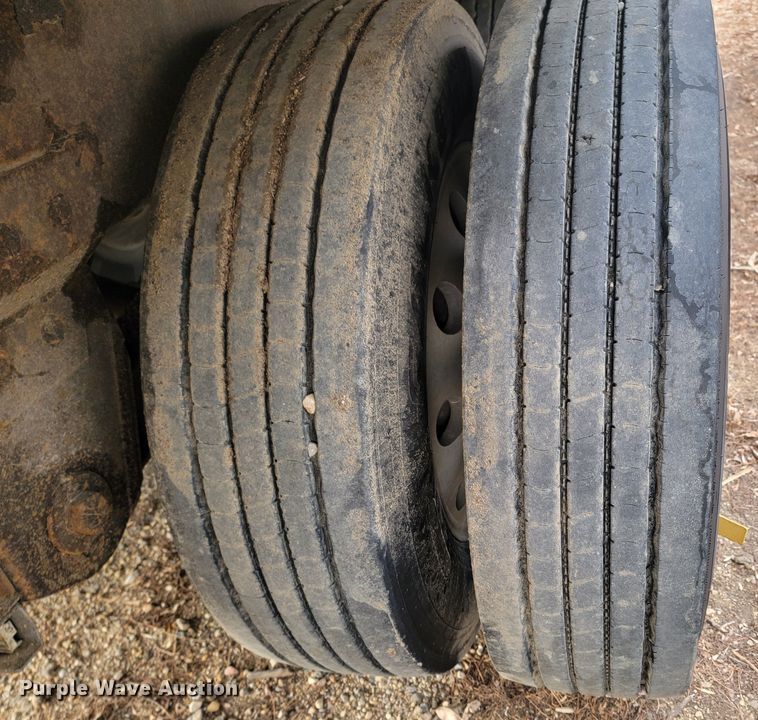 image for item ME9600 2011 Wilson DWBT-650B  live bottom trailer