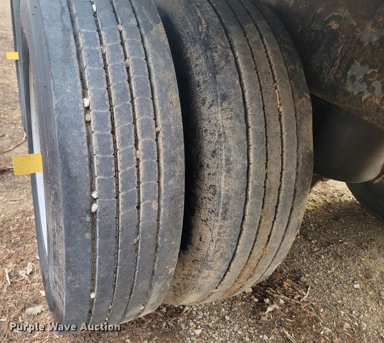 image for item ME9600 2011 Wilson DWBT-650B  live bottom trailer