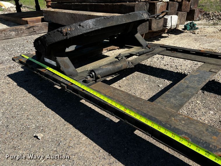 image for item MF9857 Fifth wheel plate