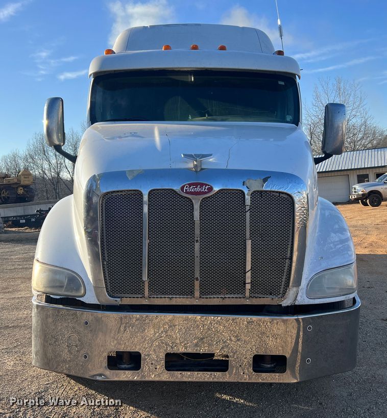 image for item MM9199 2005 Peterbilt 387  semi truck