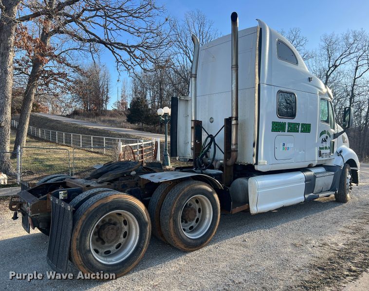 image for item MM9199 2005 Peterbilt 387  semi truck