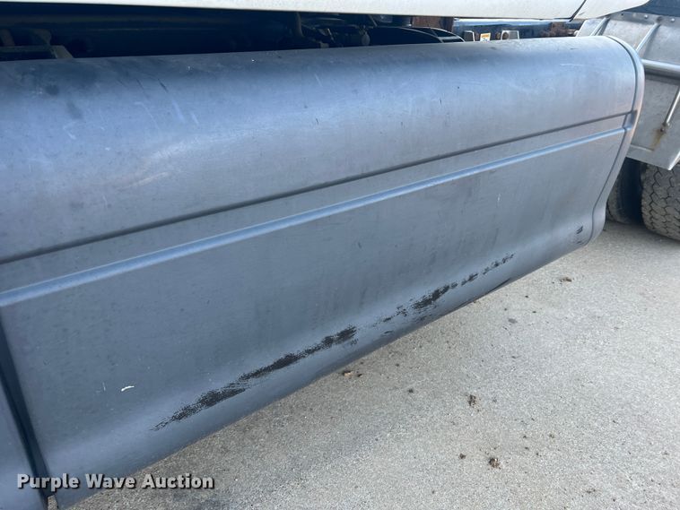 image for item MM9199 2005 Peterbilt 387  semi truck