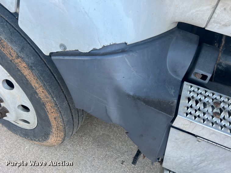 image for item MM9199 2005 Peterbilt 387  semi truck