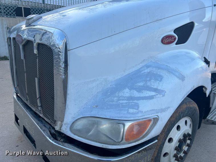 image for item MM9199 2005 Peterbilt 387  semi truck